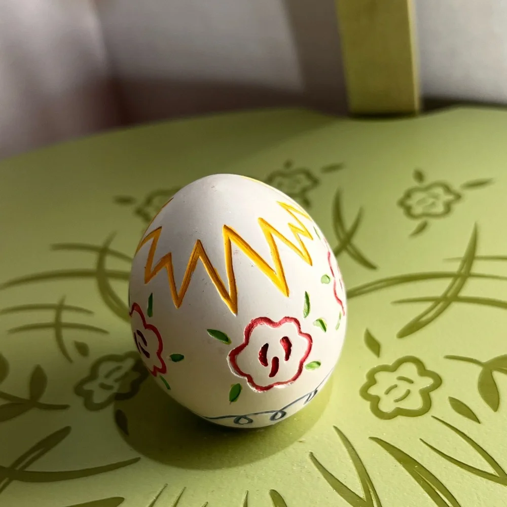 Longaberger Easter Basket with Lid, Liner & Protector – “Easter’s On Its Way”